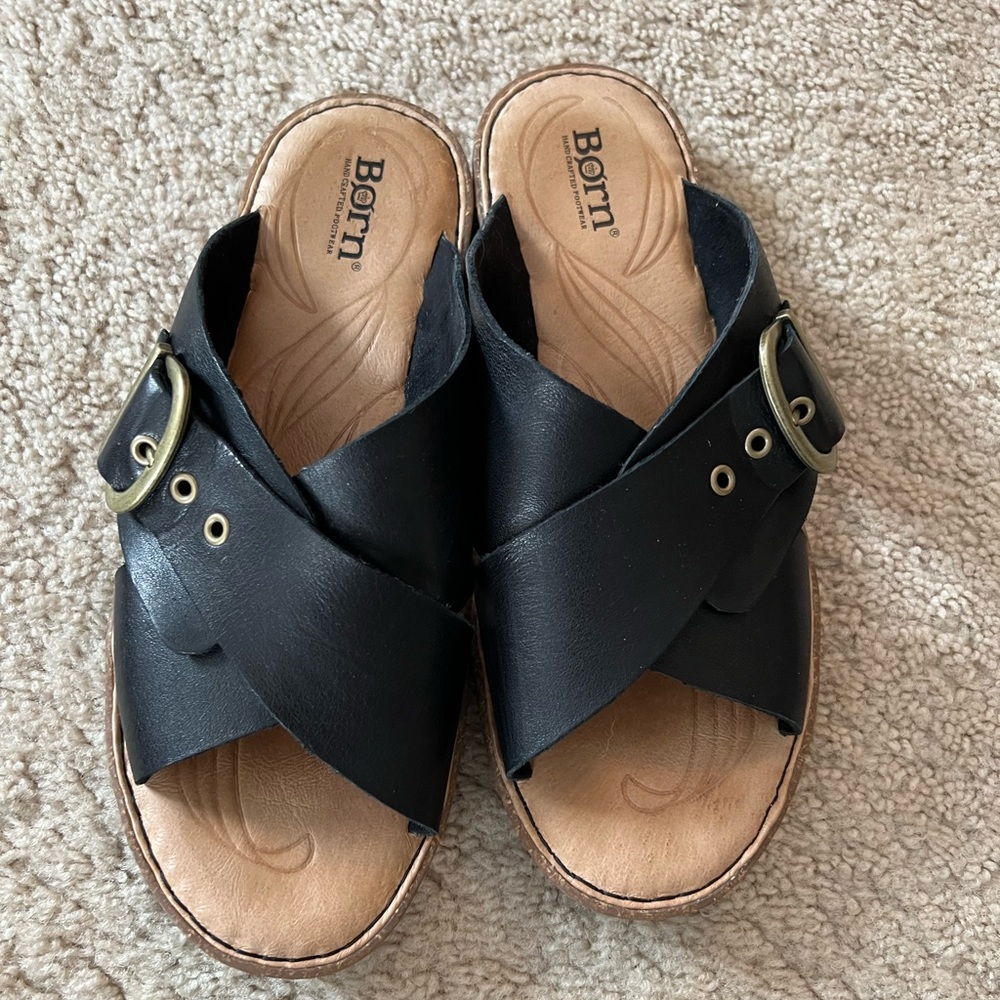 Black, Like-new Born sandals!